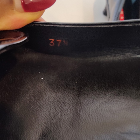 Prada Women's Patent leather Pump - Picture 11 of 12